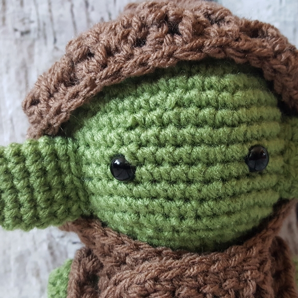 Crochet Baby Yoda Amigurumi - Picture 13 of 16